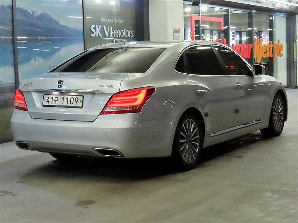 HYUNDAI Equus - Vista 4