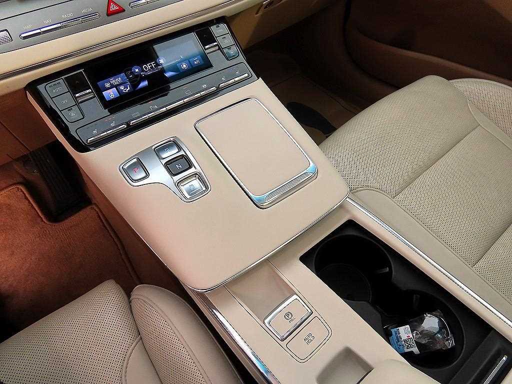 HYUNDAI Grandeur - Vista 10
