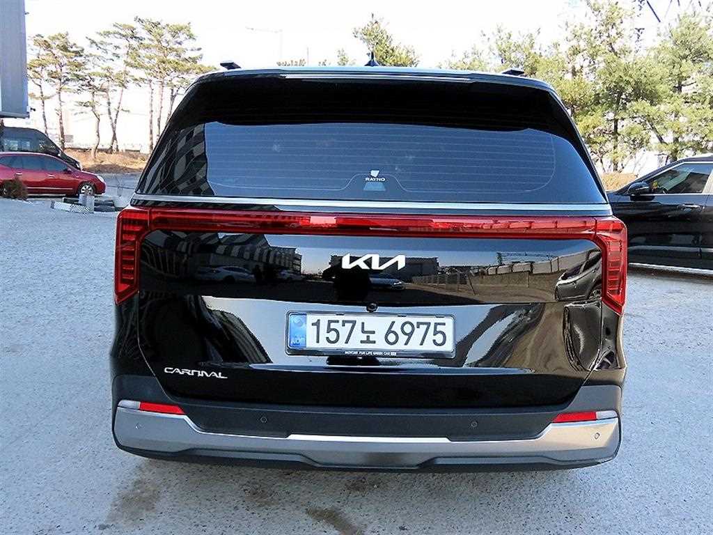 KIA Carnival - Vista 4