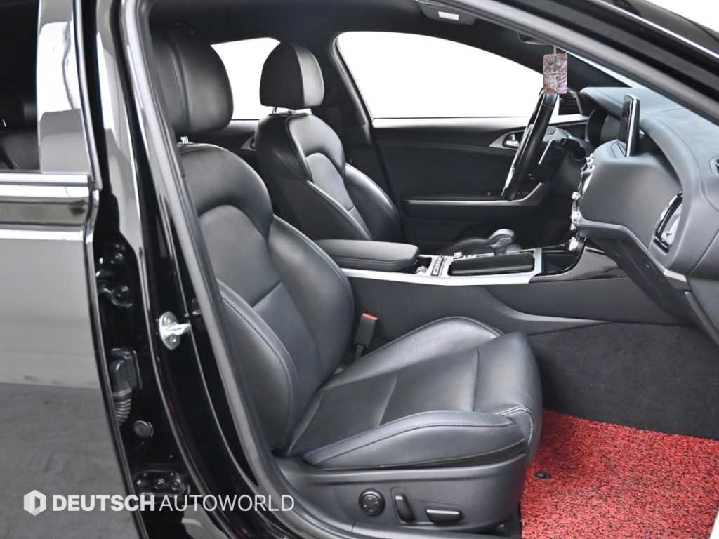 KIA Stinger - Vista 10