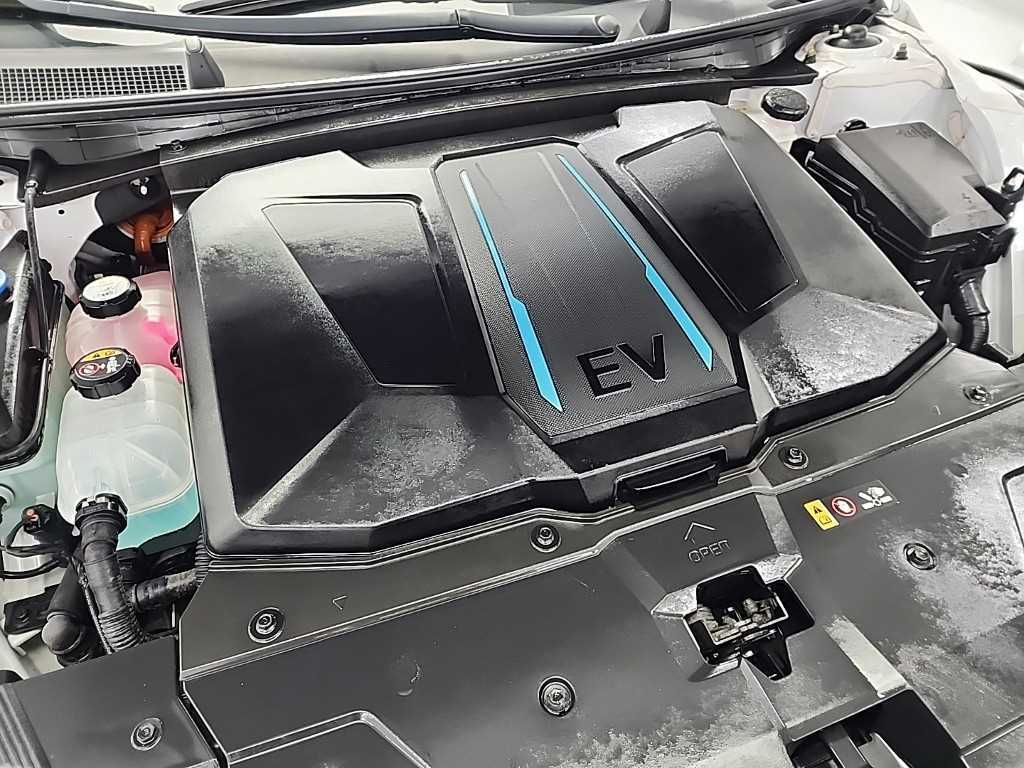 HYUNDAI Ioniq 5 - Vista 6