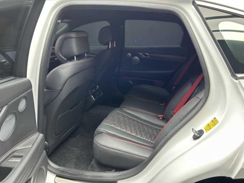 Genesis G80 - Vista 6