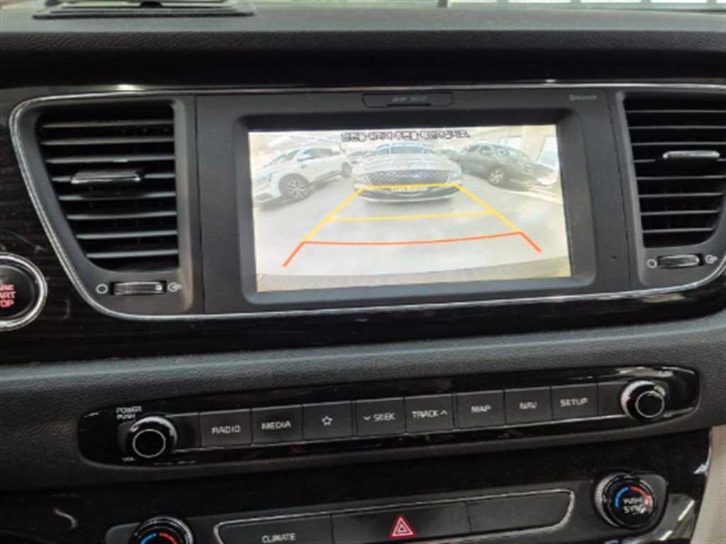 KIA Carnival - Vista 10