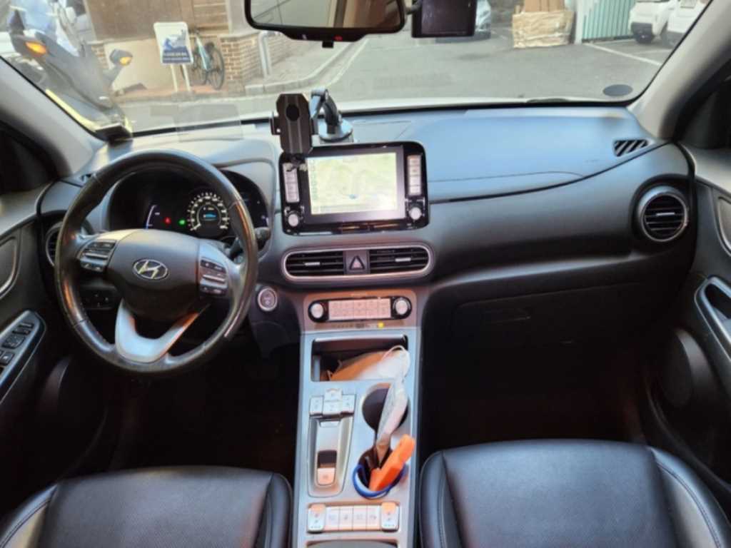 HYUNDAI Kona - Vista 4