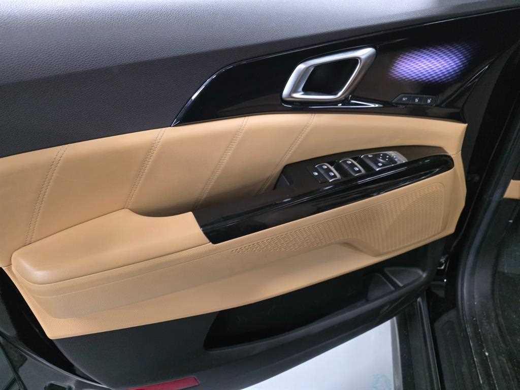 KIA Carnival - Vista 5