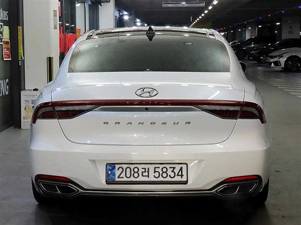 HYUNDAI Grandeur - Vista 5