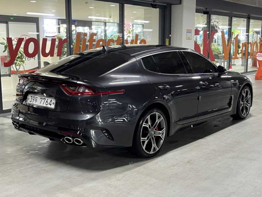 KIA Stinger - Vista 4