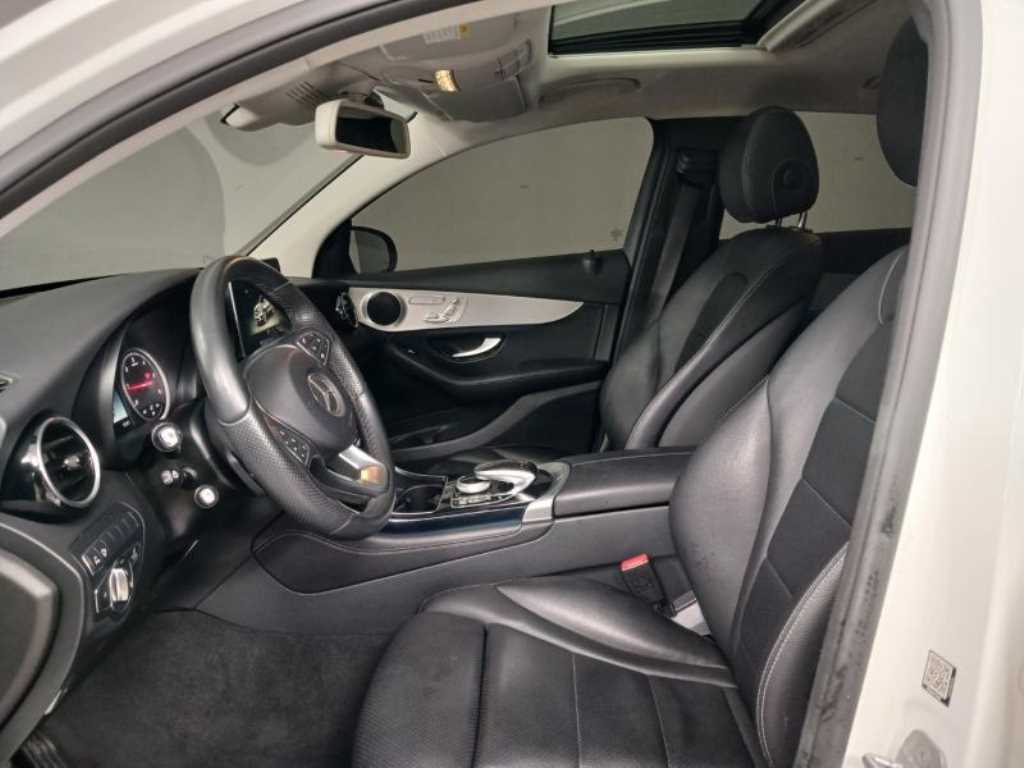 Mercedes Benz GLC Class - Vista 7