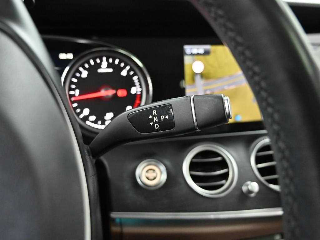 Mercedes Benz E class - Vista 9