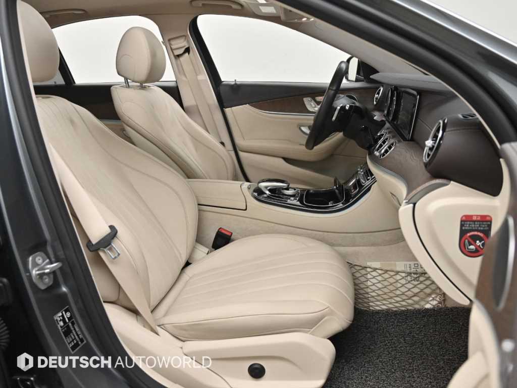 Mercedes Benz E class - Vista 10