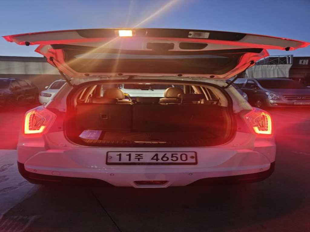 Ssangyong Tivoli - Vista 12