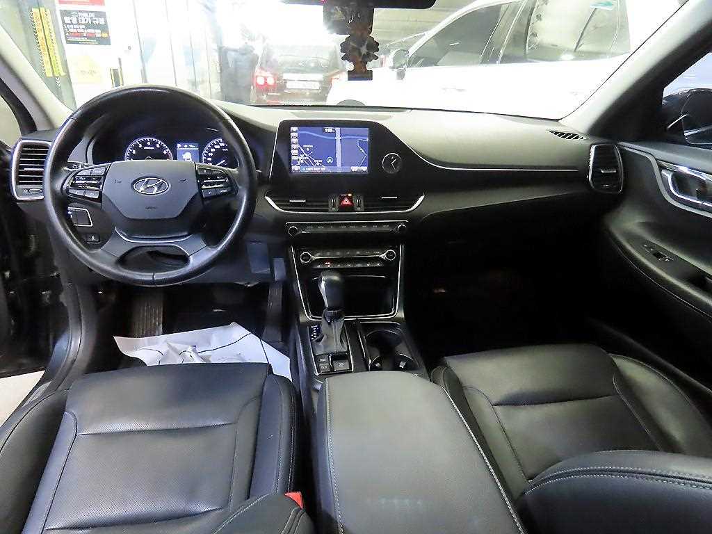 HYUNDAI Grandeur - Vista 10