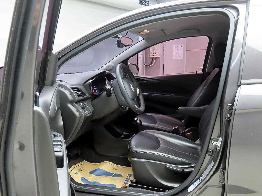 Chevrolet Spark - Vista 5