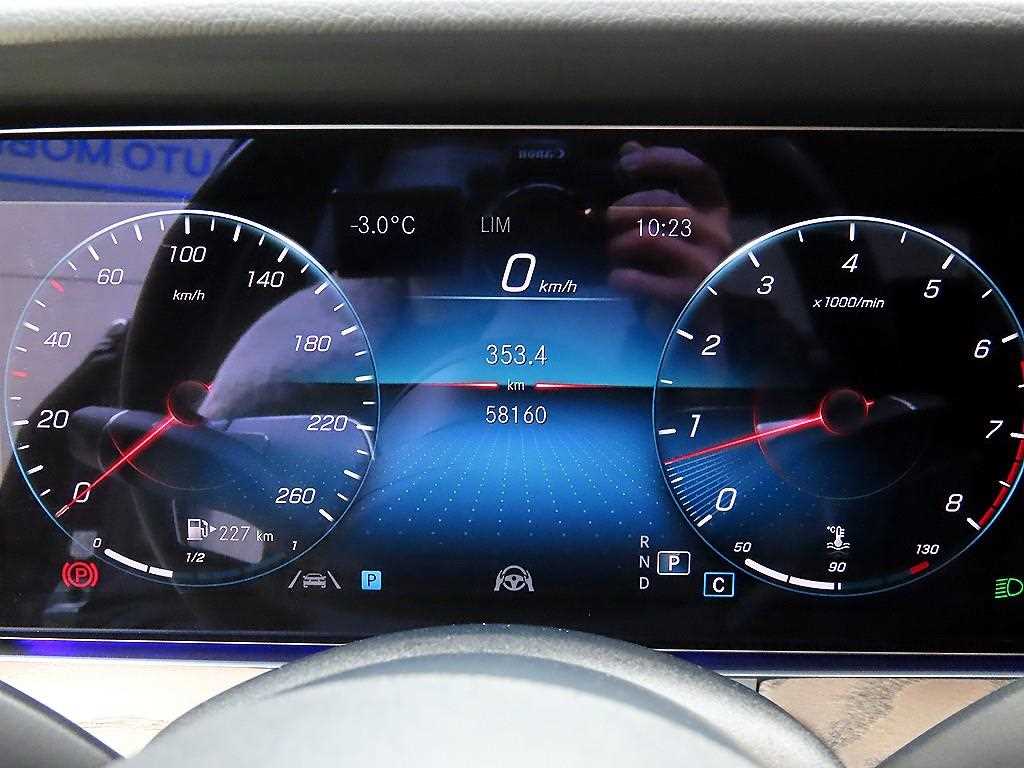 Mercedes Benz E class - Vista 8