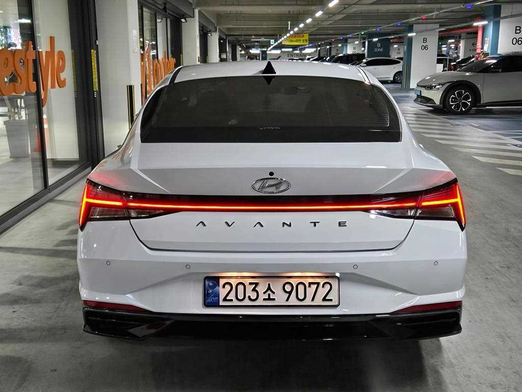 HYUNDAI Avante - Vista 6