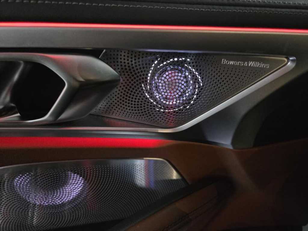 BMW 8 Series - Vista 10