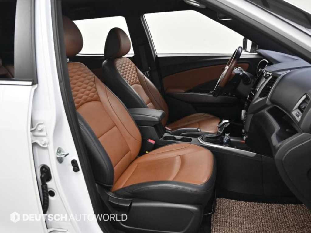 Ssangyong Tivoli - Vista 10