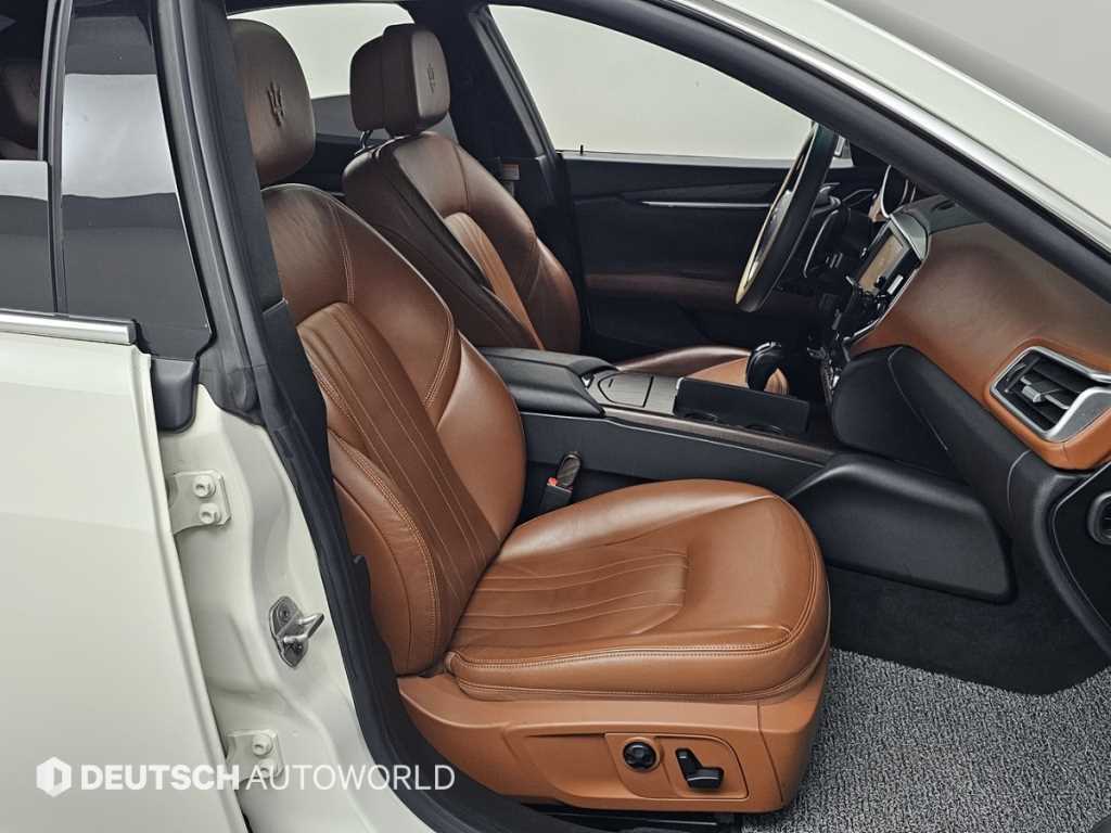 Maserati Ghibli - Vista 10