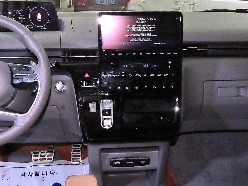 HYUNDAI Staria - Vista 11