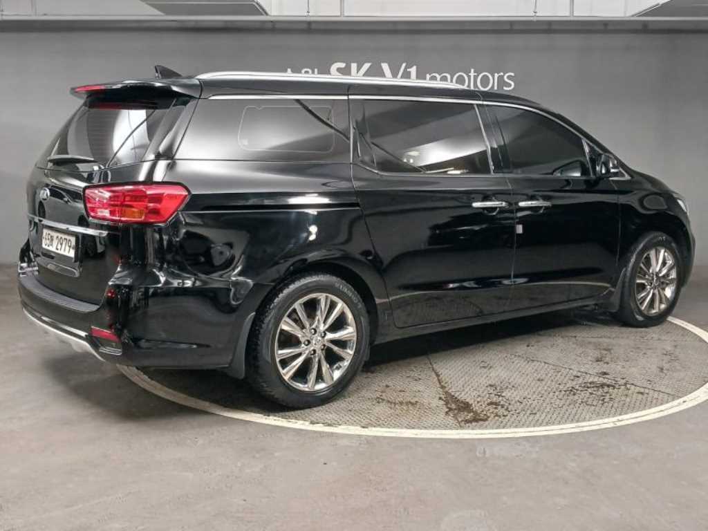 KIA Carnival - Vista 4