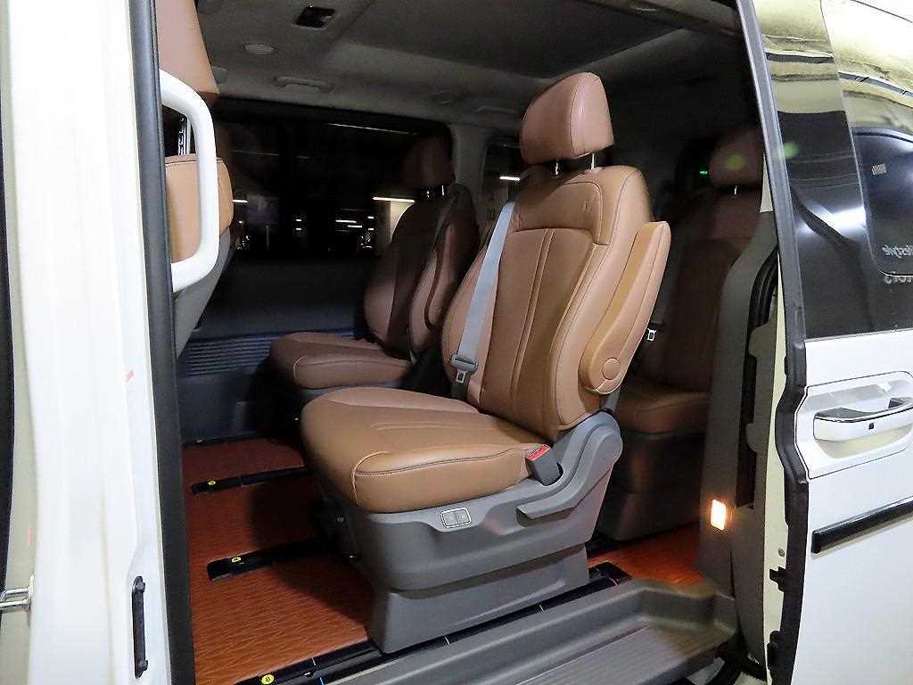 HYUNDAI Staria - Vista 7