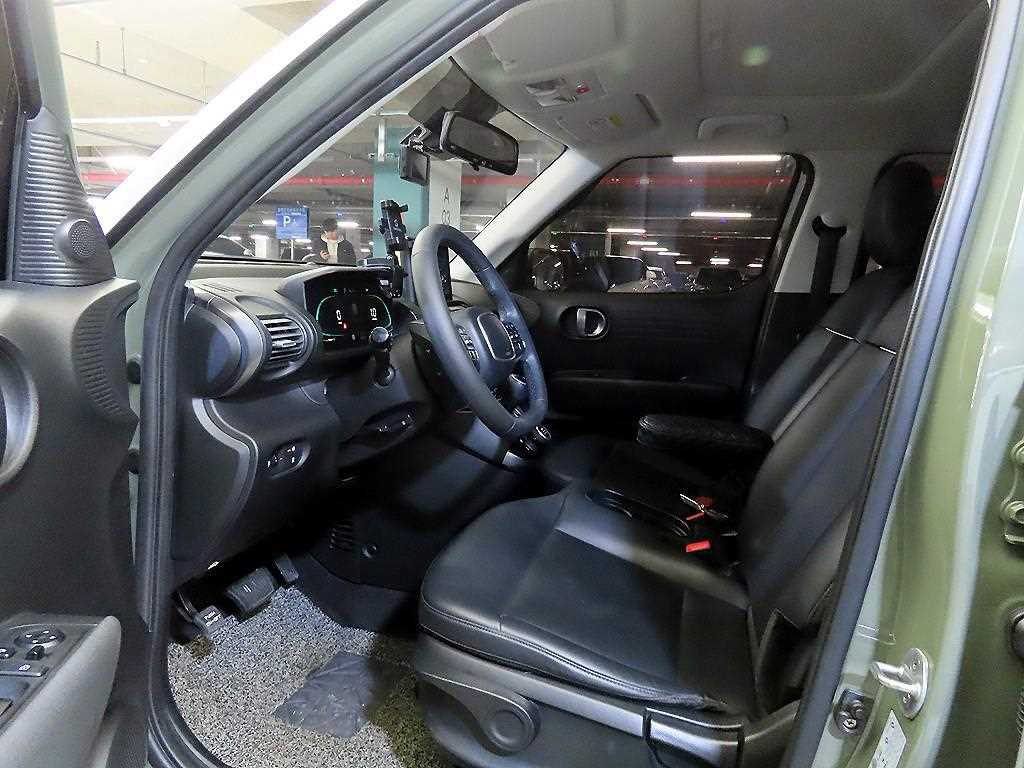 HYUNDAI Casper - Vista 6