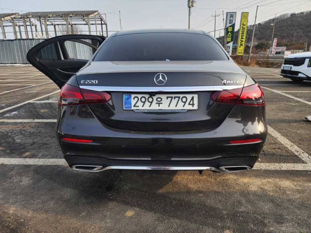 Mercedes Benz E class - Vista 2