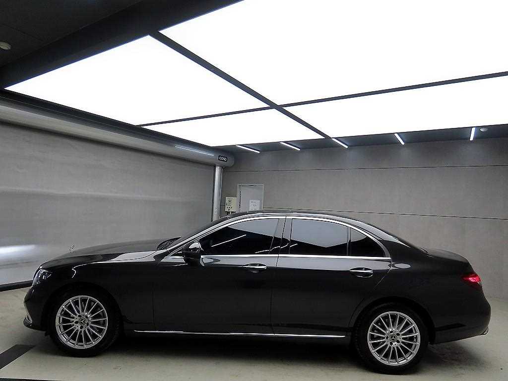 Mercedes Benz E class - Vista 4