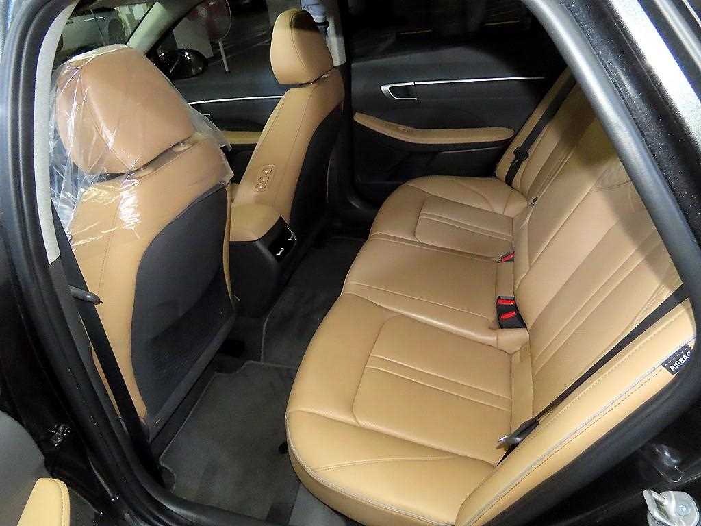 HYUNDAI Sonata - Vista 7