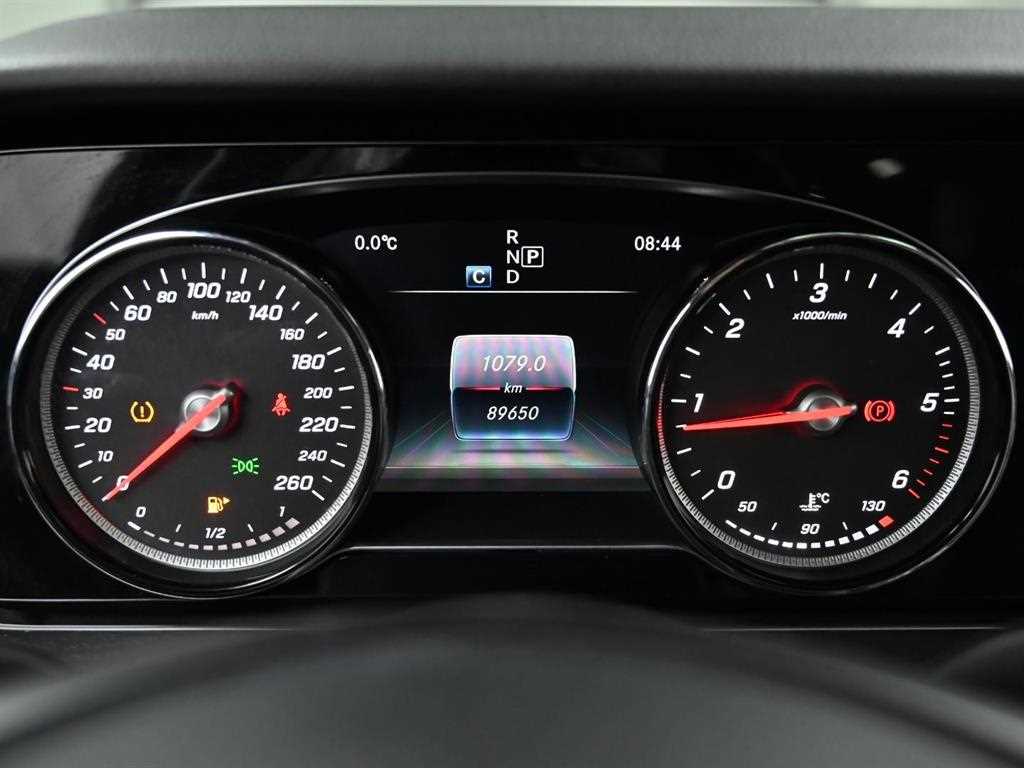 Mercedes Benz E class - Vista 8