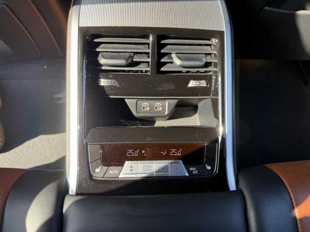 BMW 8 Series - Vista 8