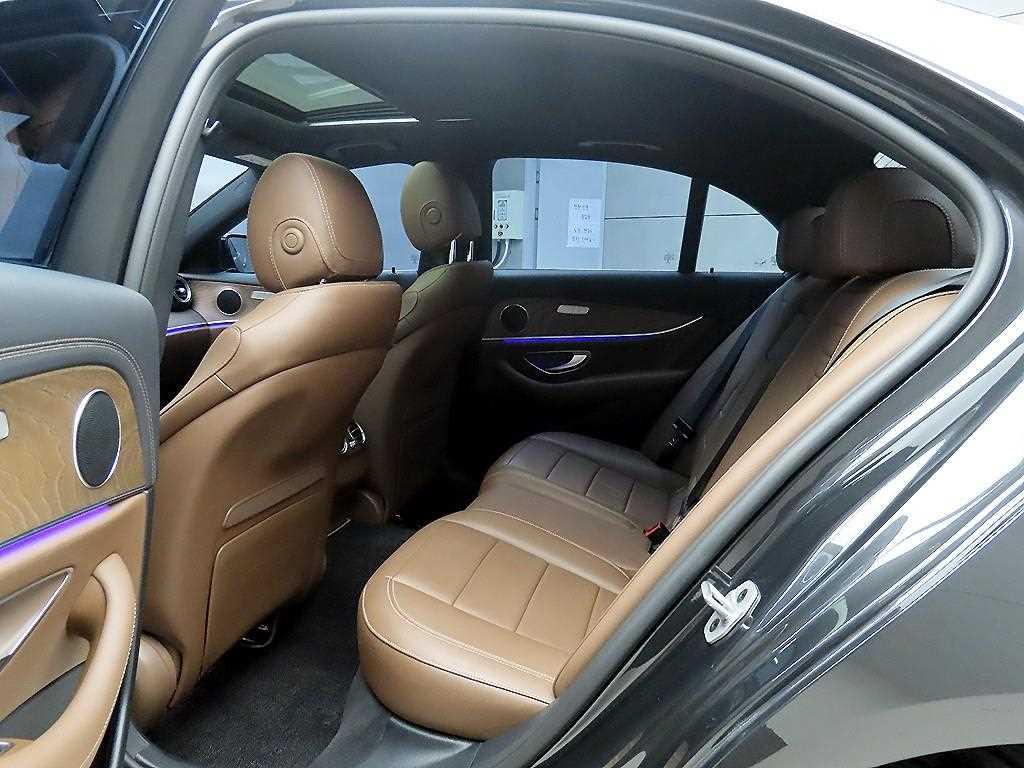 Mercedes Benz E class - Vista 6