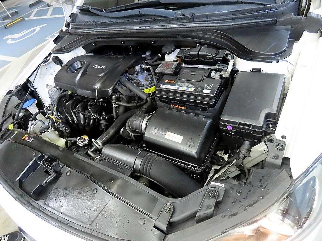 HYUNDAI Avante 2017 Blanco - Importación desde Corea - HF Imports Iquique - Foto 16