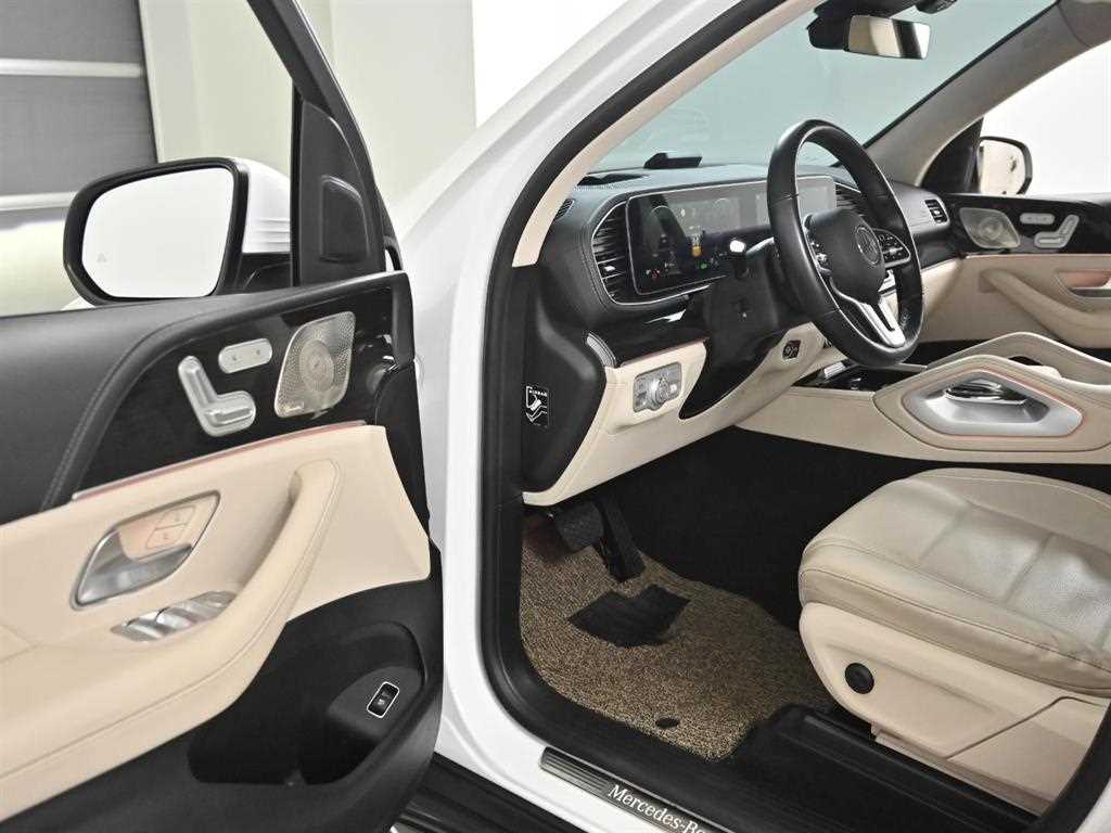 Mercedes Benz GLE Class - Vista 11