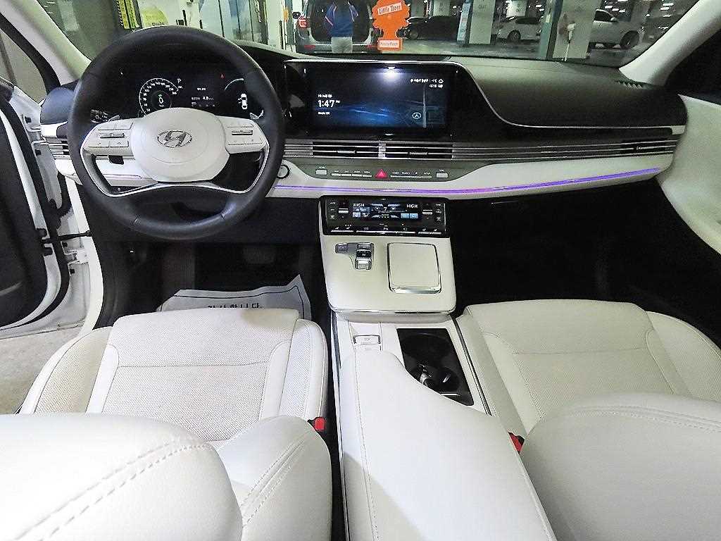 HYUNDAI Grandeur - Vista 10