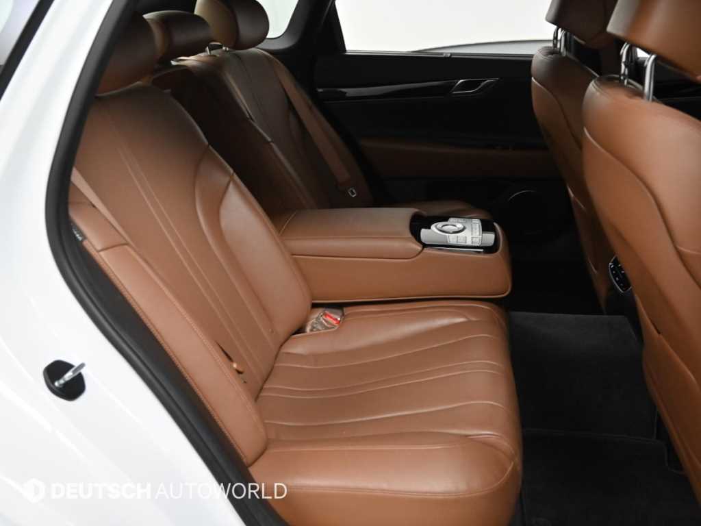 Genesis G80 - Vista 12