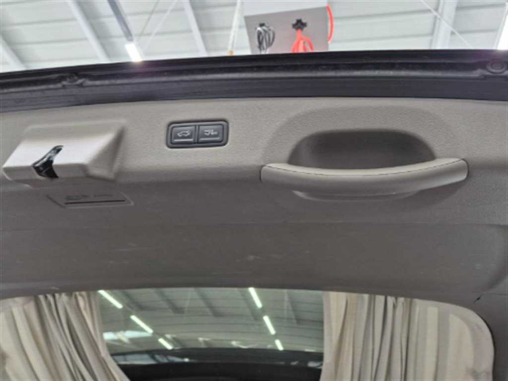 KIA Carnival - Vista 12