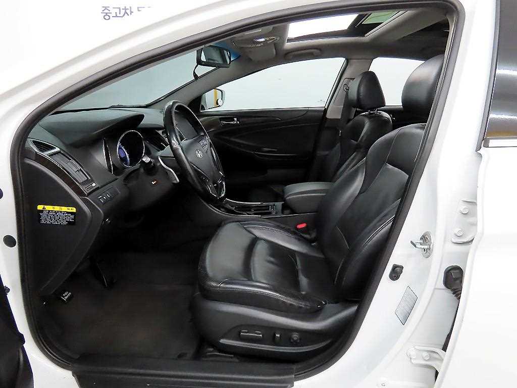 HYUNDAI Sonata - Vista 5