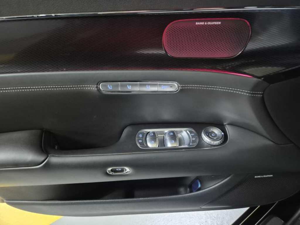 Genesis G90 - Vista 11