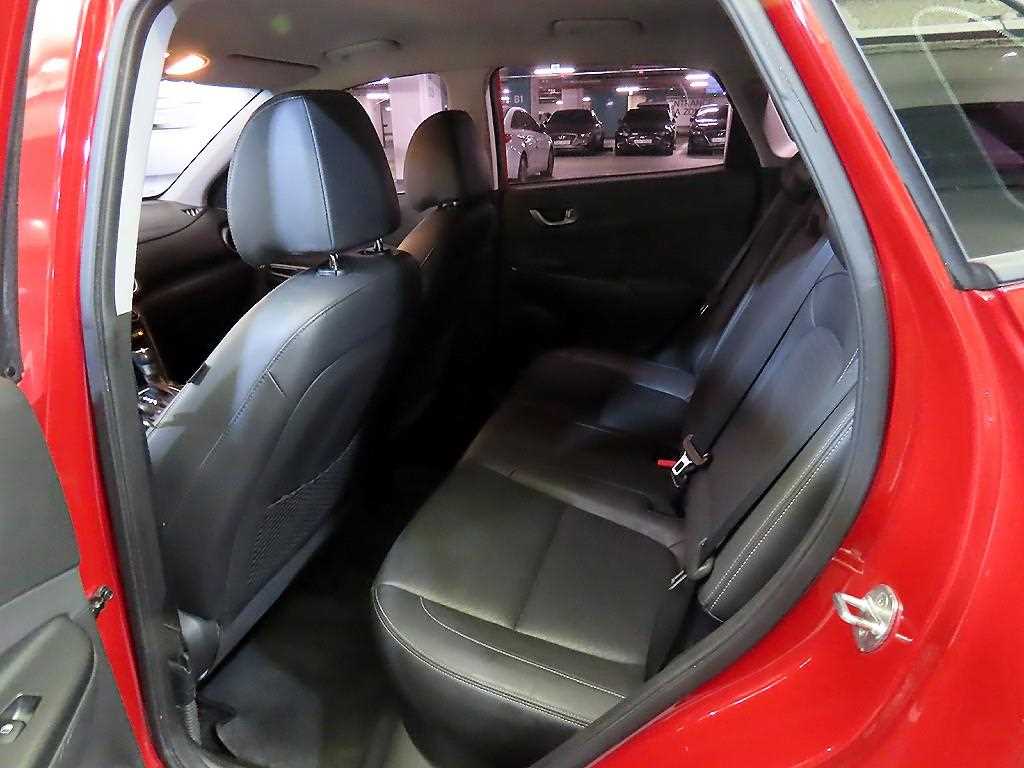 HYUNDAI Kona - Vista 7