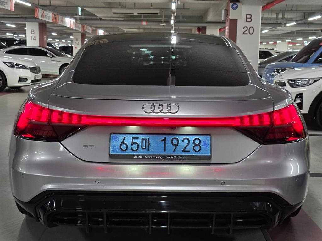 Audi e-Tron GT - Vista 5