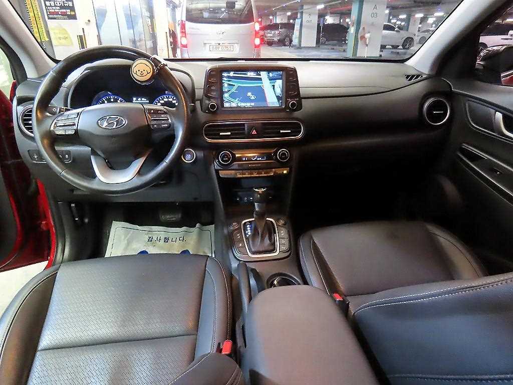 HYUNDAI Kona - Vista 10