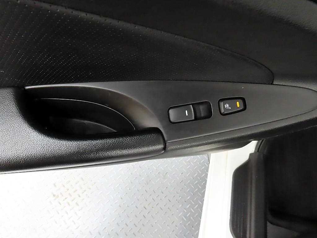 HYUNDAI Sonata - Vista 12