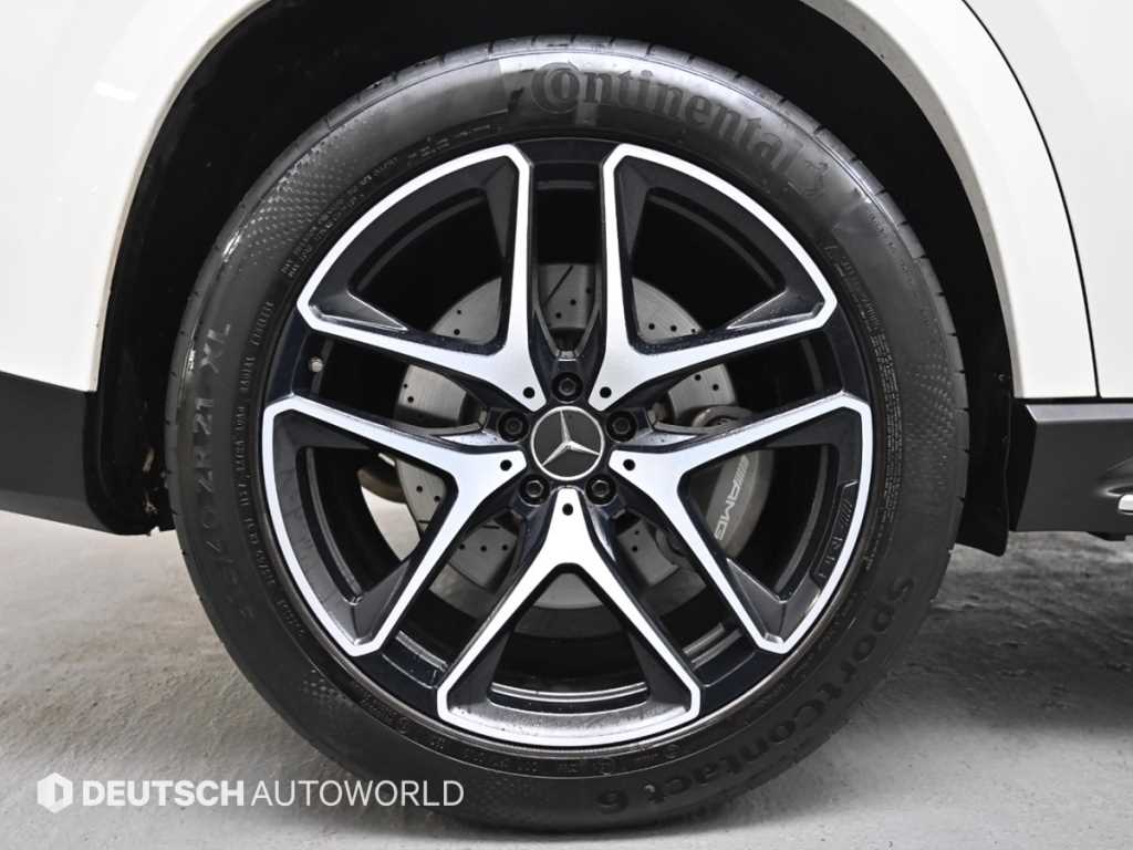 Mercedes Benz GLE Class - Vista 5