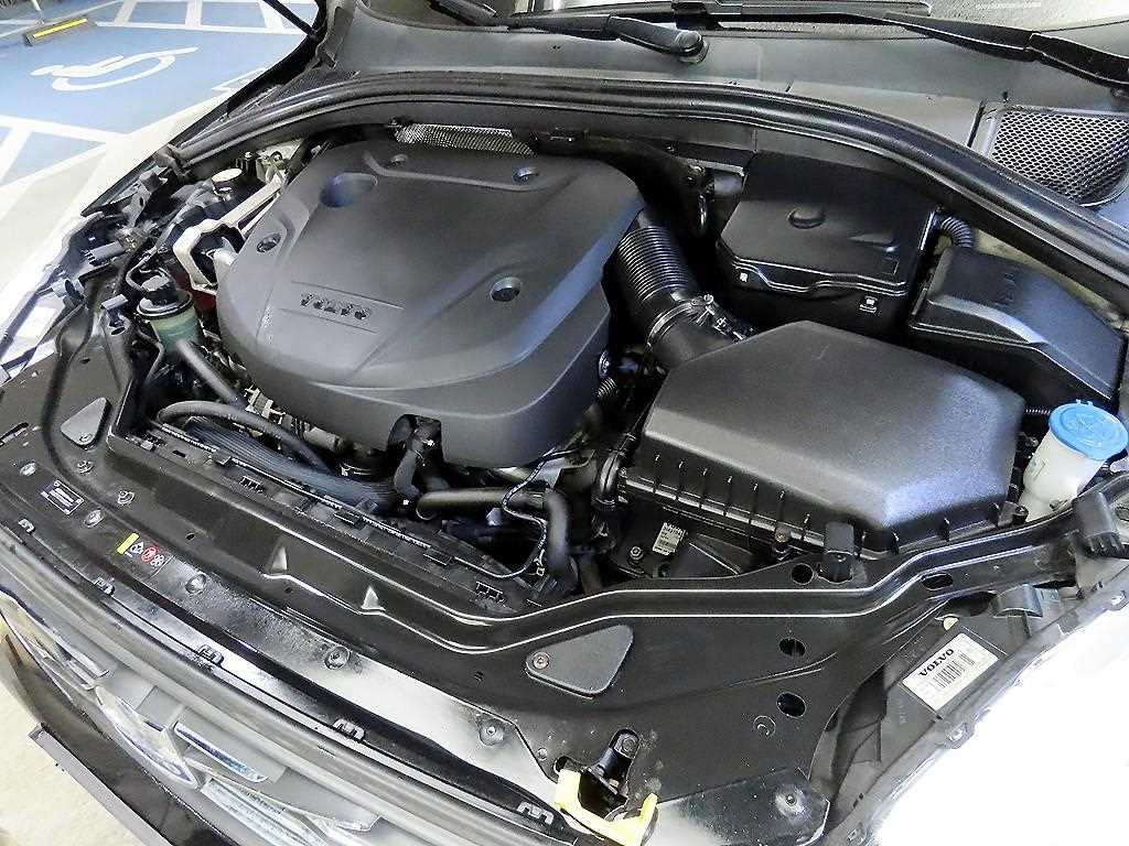 Volvo XC60 2017 Negro - Importación desde Corea - HF Imports Iquique - Foto 19