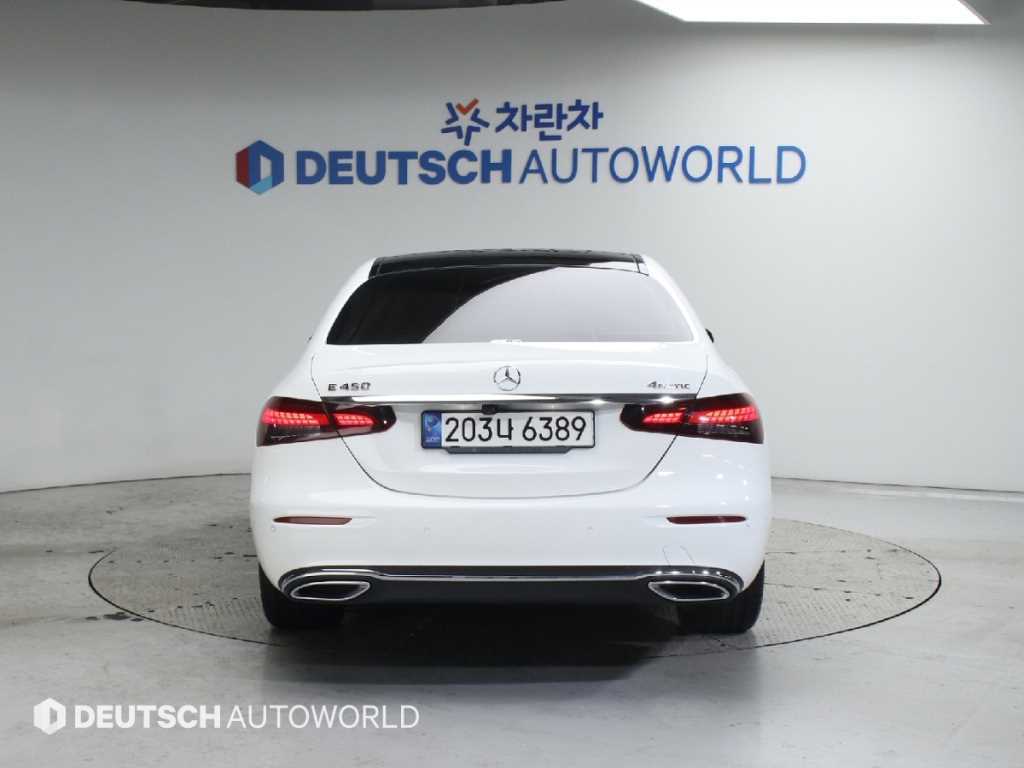 Mercedes Benz E class - Vista 4