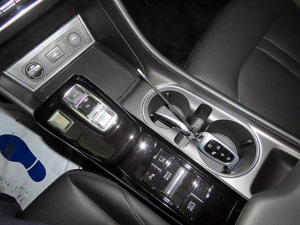 HYUNDAI Sonata - Vista 12