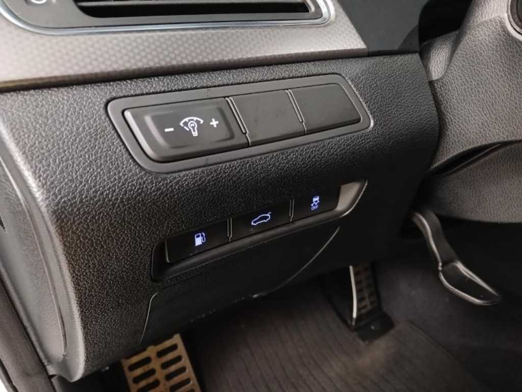 HYUNDAI Sonata - Vista 12