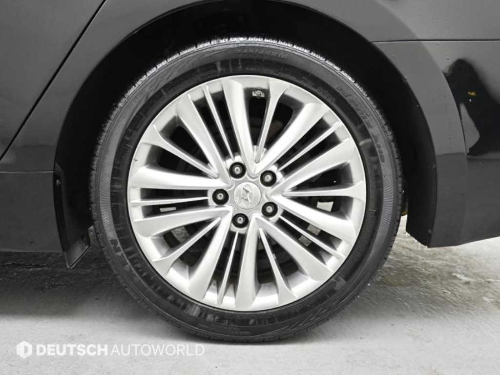 HYUNDAI Aslan - Vista 5