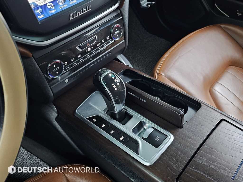 Maserati Ghibli - Vista 9